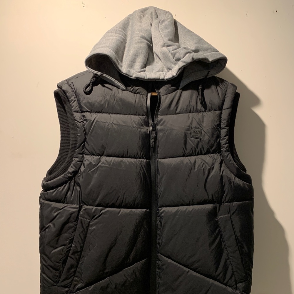 Cedar Wood State Hooded Vest